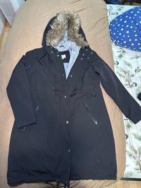 Seraphine Black Faux-Fur Trim Hooded Parka Maternity Coat w/ Baby wearing